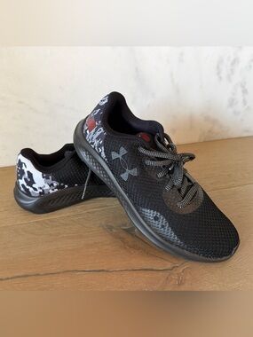 Under Armour men’s Black & Gray Camo Accent Athletic Sneakers NWOT